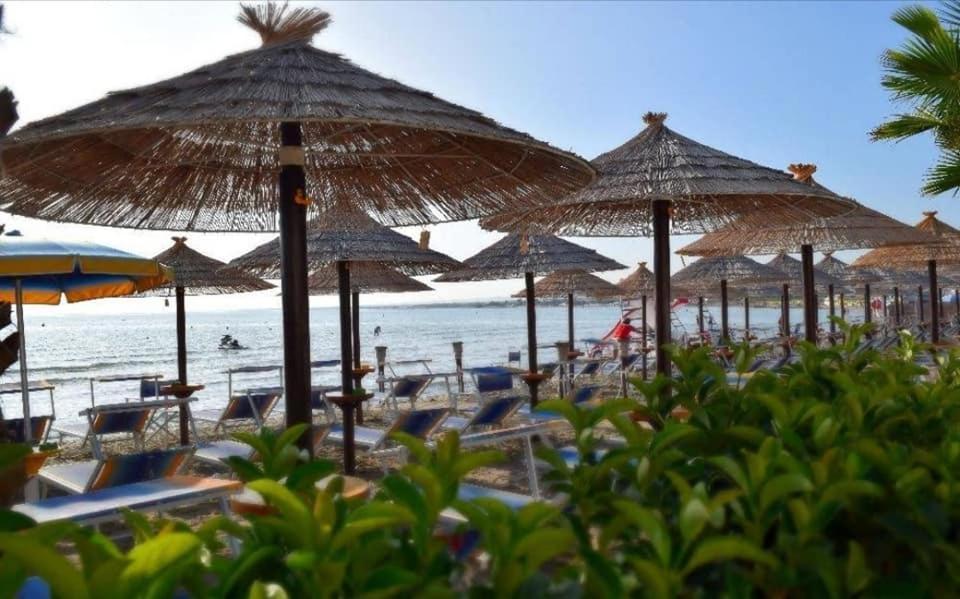Blue Sea Apartment Torre Canne Luaran gambar